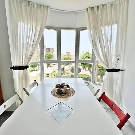 Luminoso Y Espacioso Apartamento De Playa! 公寓 丰希罗拉