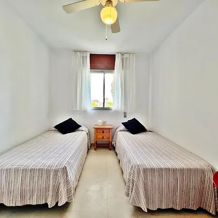 Luminoso Y Espacioso Apartamento De Playa! 公寓 丰希罗拉